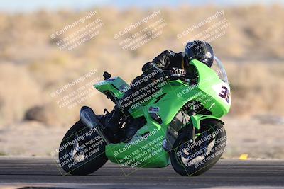 media/Dec-07-2025-CVMA (Sun) [[3e7d2de5dc]]/Race 18-Formula Twins-Formula 40 UL/